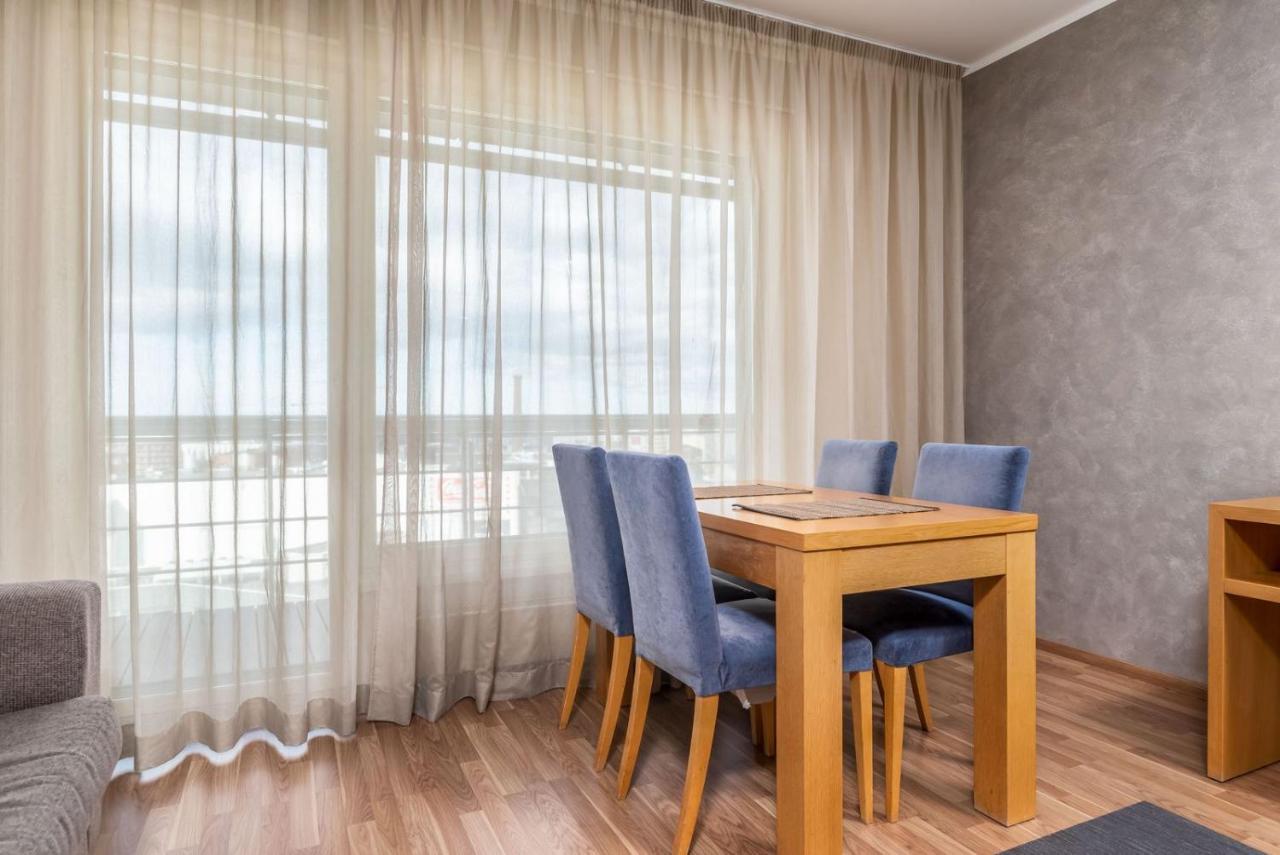 Adelle Aparthotel